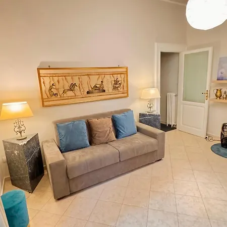 Апартаменты Charming Vomero Неаполь